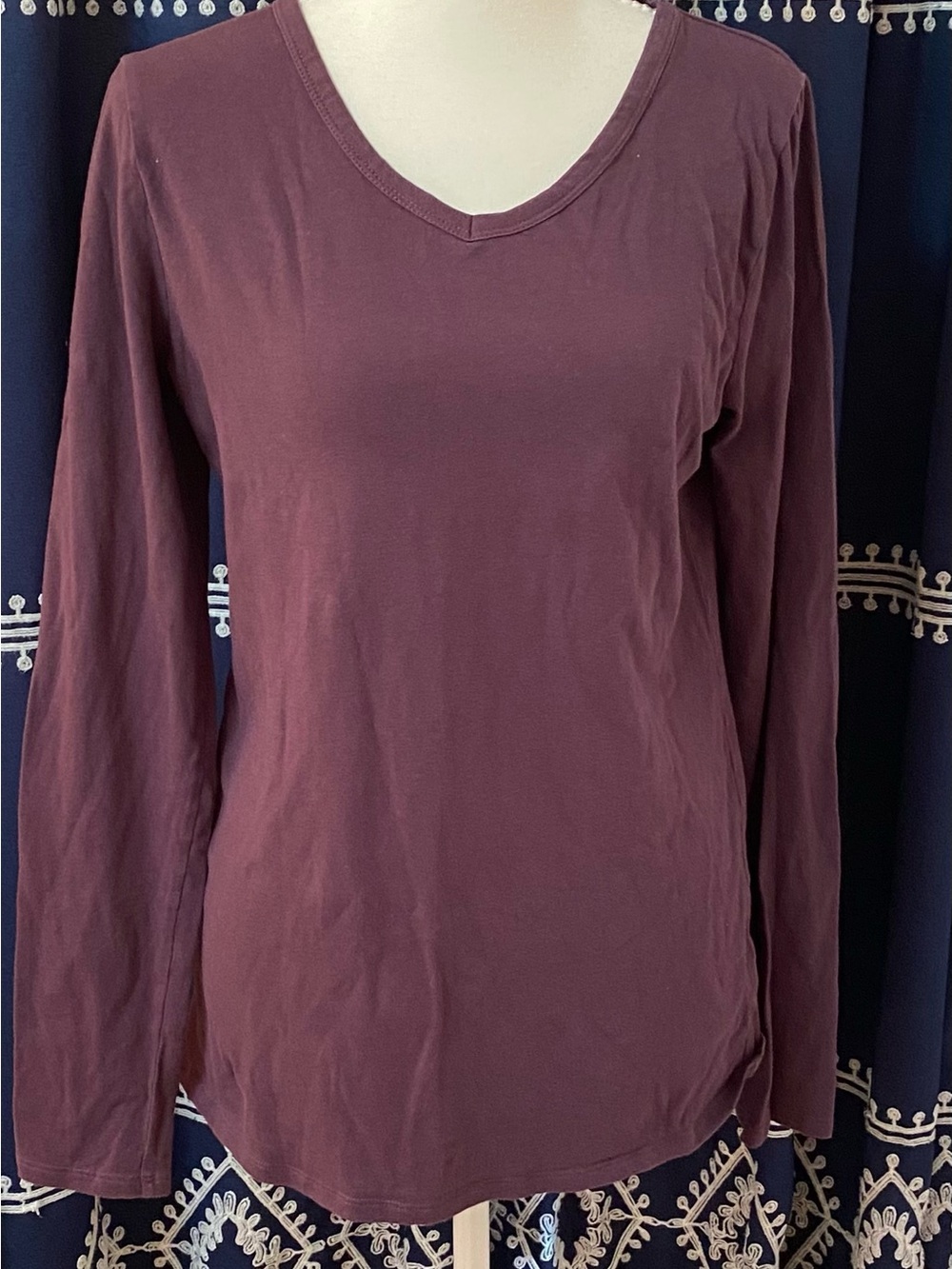 Duluth Trading Co Plum V‑Neck Long Sleeve Tee